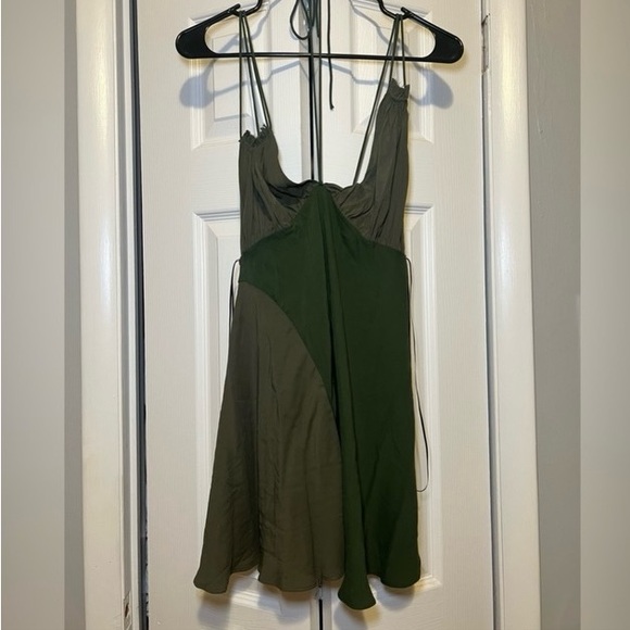 Zara green flowy tie dress - Picture 2 of 5